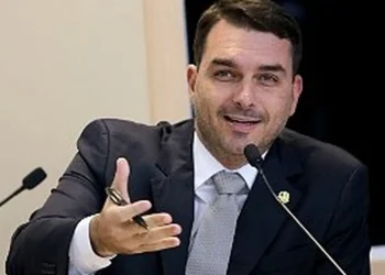 senador, filho do ex-presidente Jair Bolsonaro