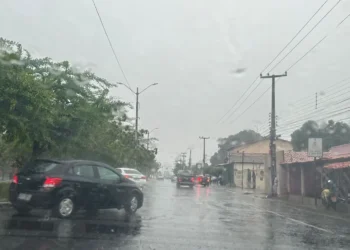 tempestades fortes, precipitação intensa, pluviosidade acentuada