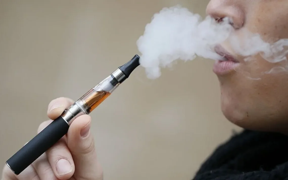 vapes, dispositivos eletrônicos de fumar, produtos