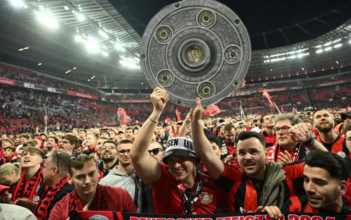 Leverkusen, clube alemão, time campeão