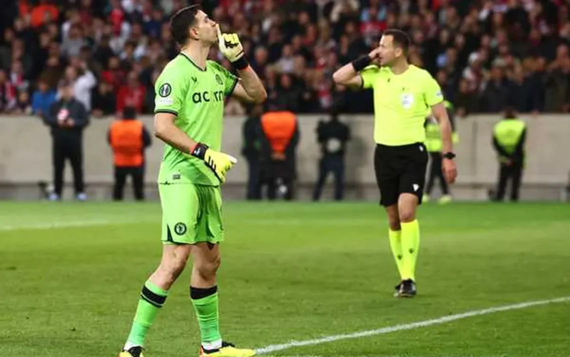 goleiro argentino, arqueiro do Aston Villa, Dibu Martínez