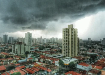 chuvas intensas, precipitação forte, tempestade