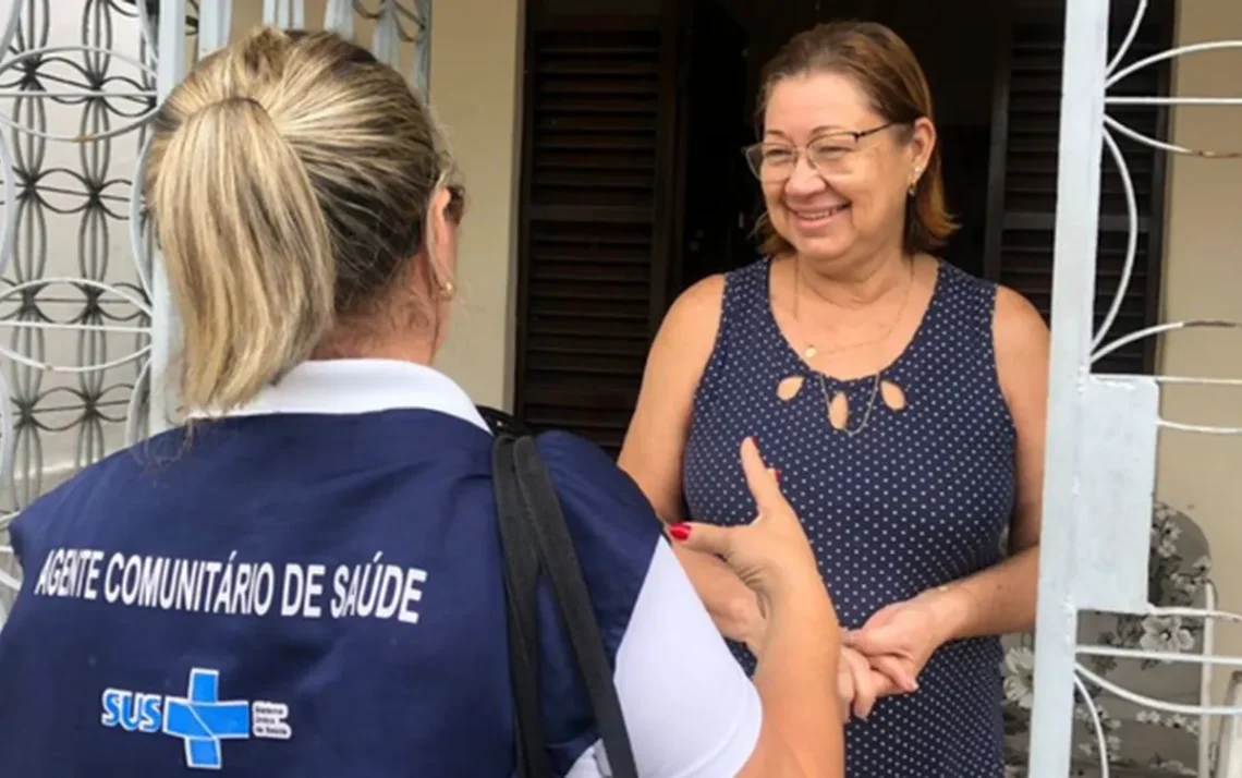 agentes de saúde comunitários, agentes de saúde de saúde da comunidade;