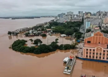 desastre, inundações, enchentes;