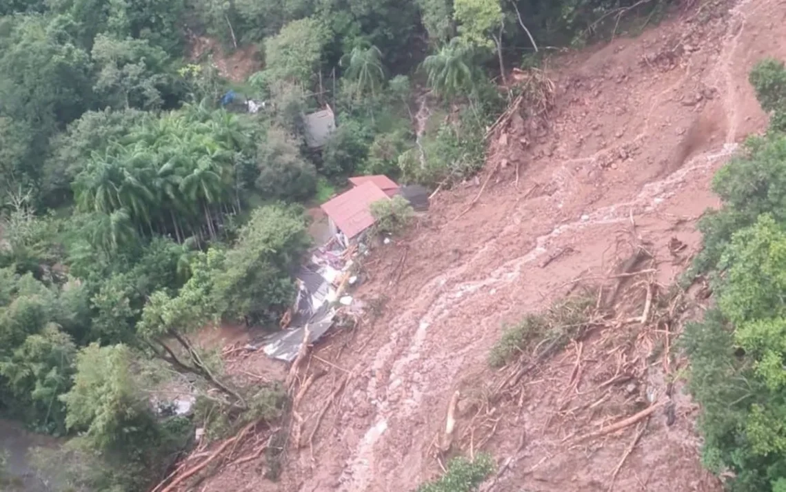 precipitações, tempestade;