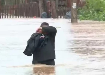 tempo precário, tempestade, precipitação, pluviosa;