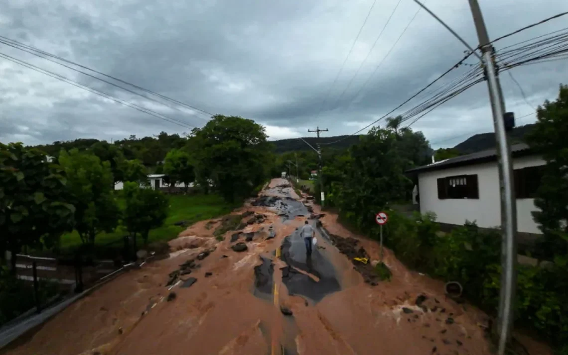 tempestades, precipitações, fortes precipitações, enxurradas.