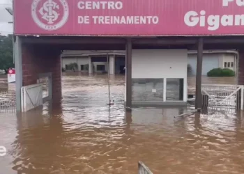 baixou, caiu;