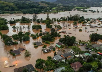 Ministério da Saúde, pasta de Saúde, profissionais da Saúde, estado de Saúde, Rio Grande do Sul, população, temporais, equipes da Força Nacional de Saúde, Sistema Único de Saúde, COE, eventos, naturais extremos, Secretaria de Vigilância em Saúde, e Ambiente;