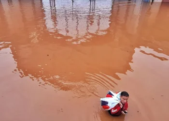 deslocamento de pessoas, saída forçada, evacuar, área de risco.