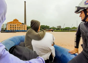 salvamento, evacuação, evacuados;