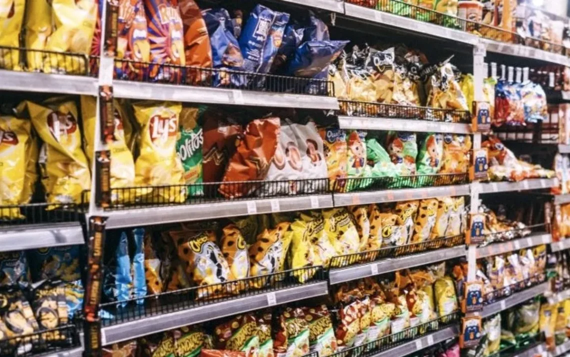 refrigerantes, ultraprocessados, batatas fritas ultraprocessadas, sorvetes ultraprocessados, carnes ultraprocessadas;