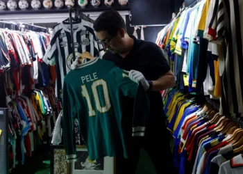 camisetas, de futebol;