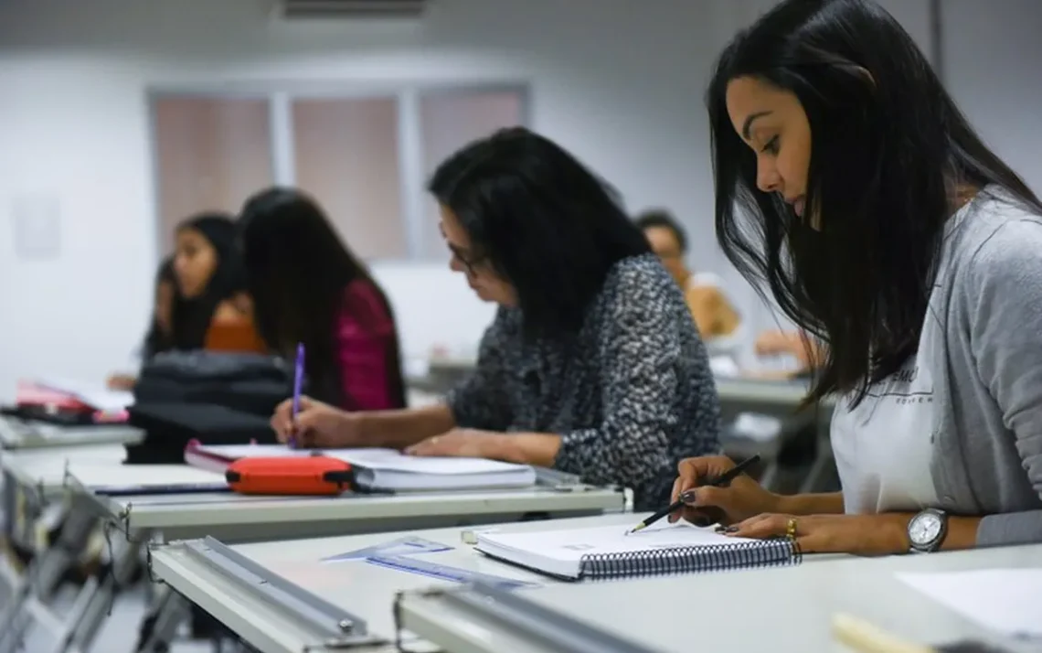 pós-graduação, curso, de mestrado, qualificação, de professores;