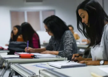 pós-graduação, curso, de mestrado, qualificação, de professores;