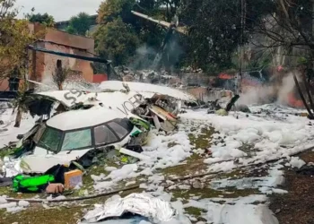 desastre aéreo, tragédia aérea, incidente aéreo;