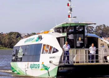 transporte hidroviário, transporte aquático;