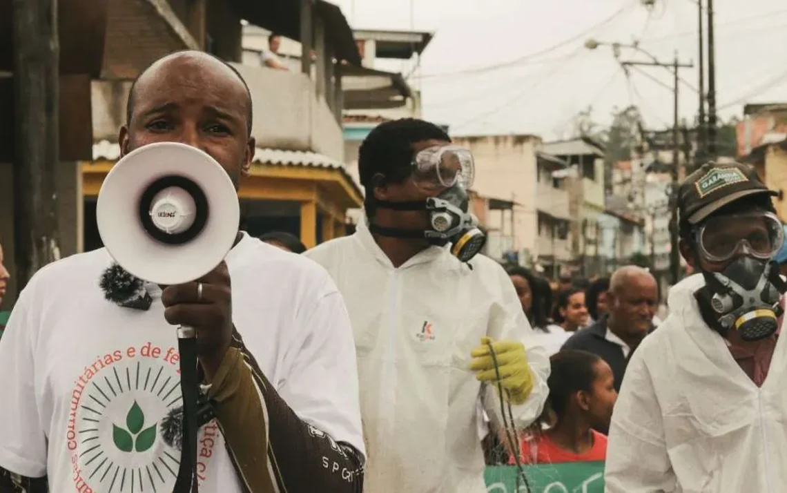 poluentes, intoxicação, desastres ambientais;